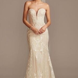 Beautiful Oleg Cassini Wedding Dress